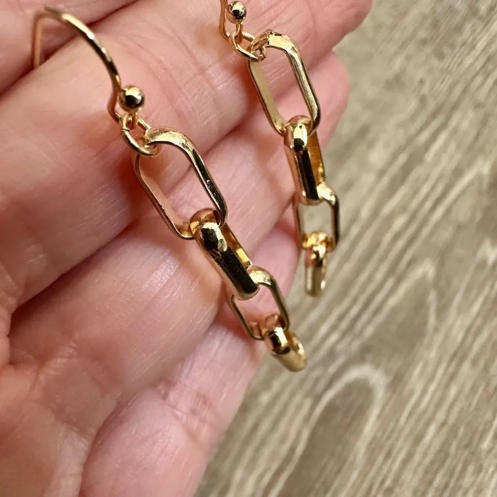 Gold tone chain link earrings